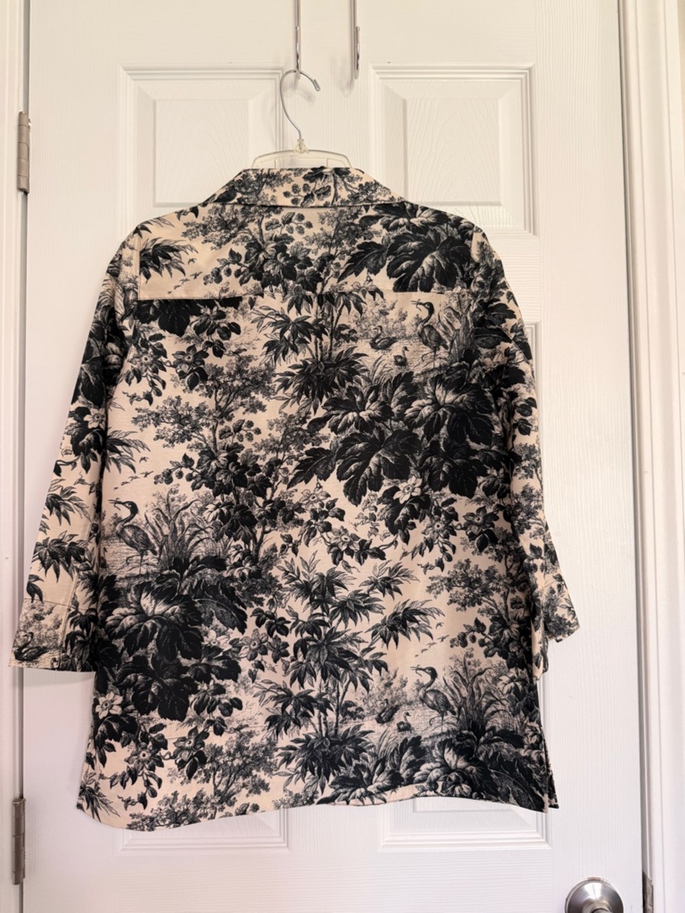 Tuckernuck Black Beige Toile Print Split Neck 3/4 Sleeve Blouse Side zip Size S - Picture 4 of 13